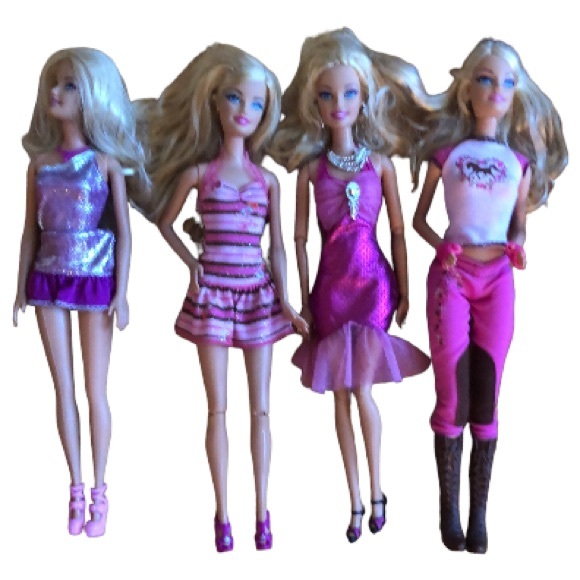 Set of 16 Barbies plus Wardrobe & Accessories - Picture 3 of 15